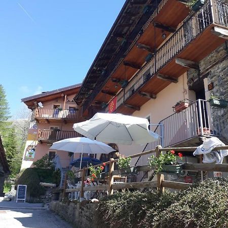 Hotel Ristorante La Font Castelmagno Esterno foto