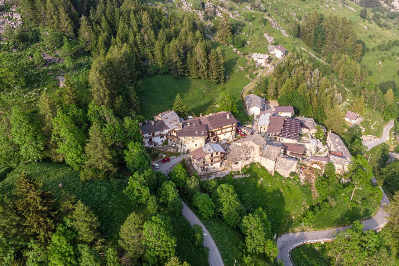 Hotel Ristorante La Font Castelmagno Esterno foto