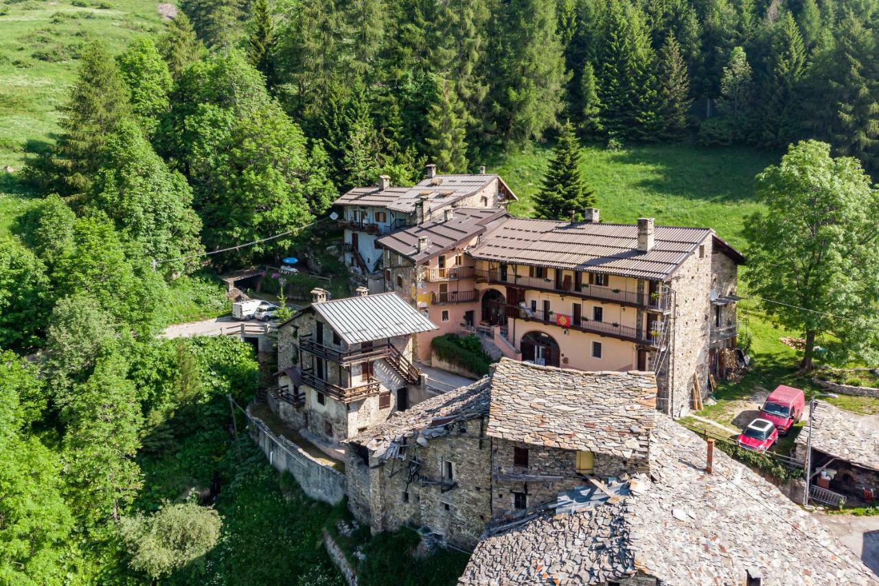 Hotel Ristorante La Font Castelmagno Esterno foto